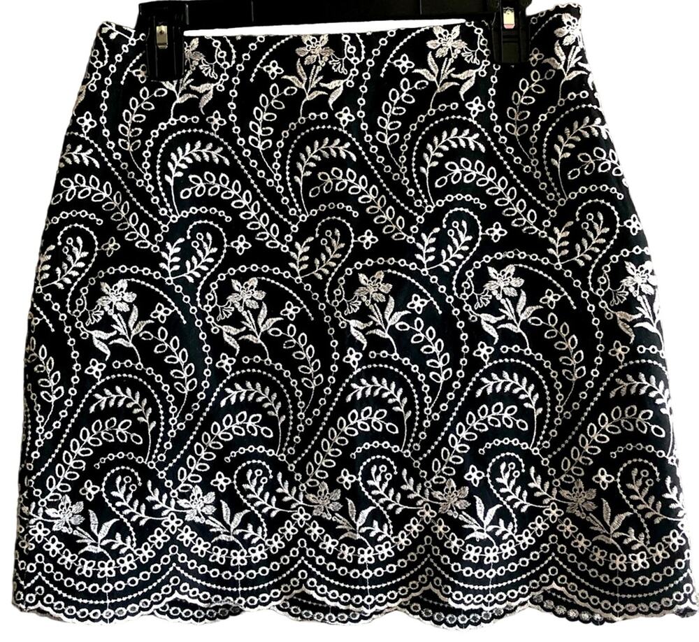 LOFT Black White Paisley Eyelet Scalloped Embroidered Lined Pencil Skirt 2